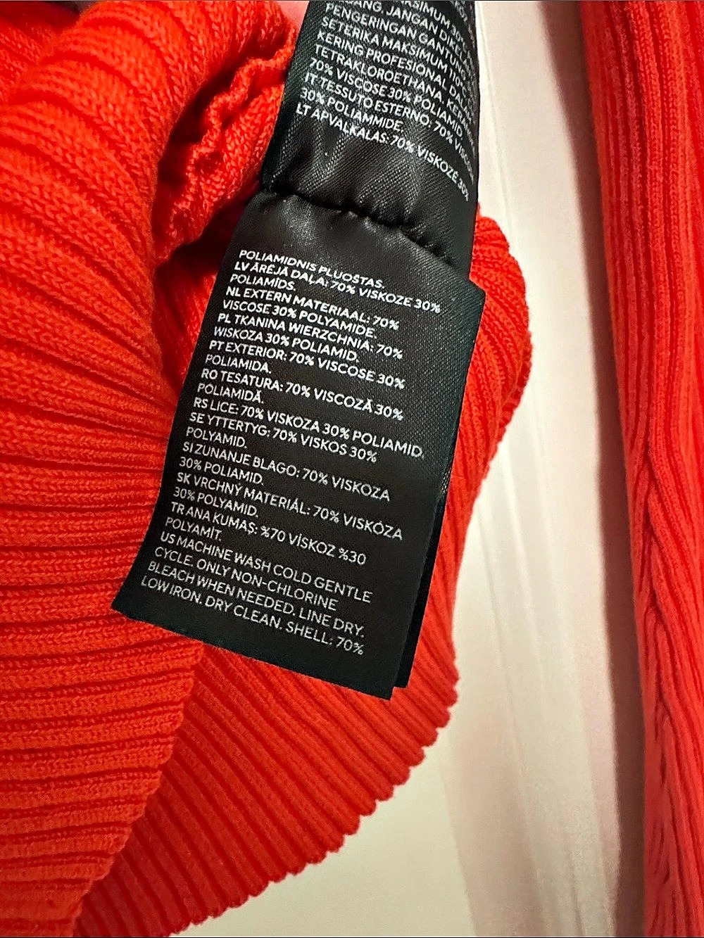 H&M Ribbed Scoop Neck Sweater Red Medium Like New - Picture 7 of 8